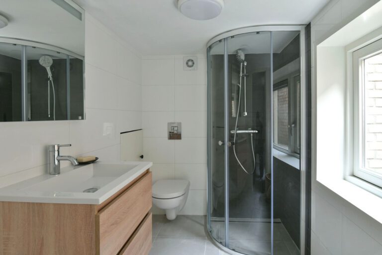 Bathroom with oak vanity unit and quadrant shower cubicle – Eikbosserweg 210, Hilversum
