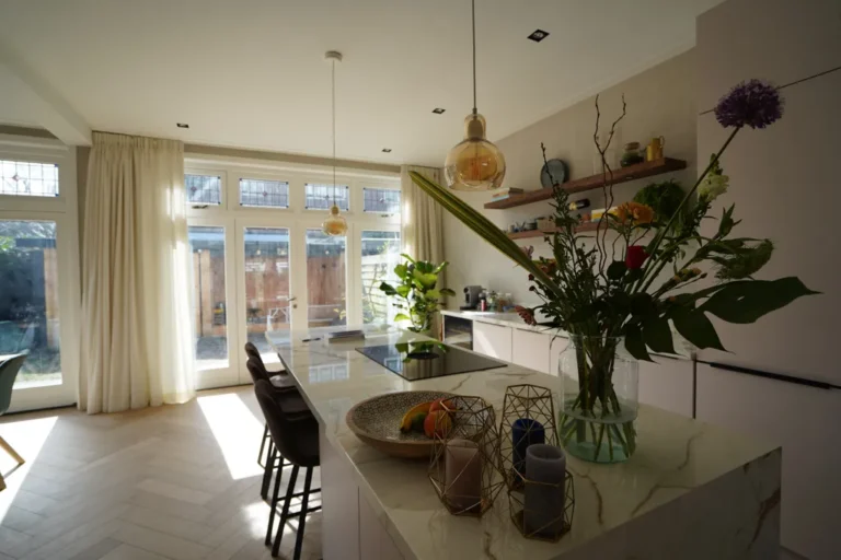 Open-plan kitchen and dining space opening onto the garden – Meindert Hobbemastraat, Heemstede
