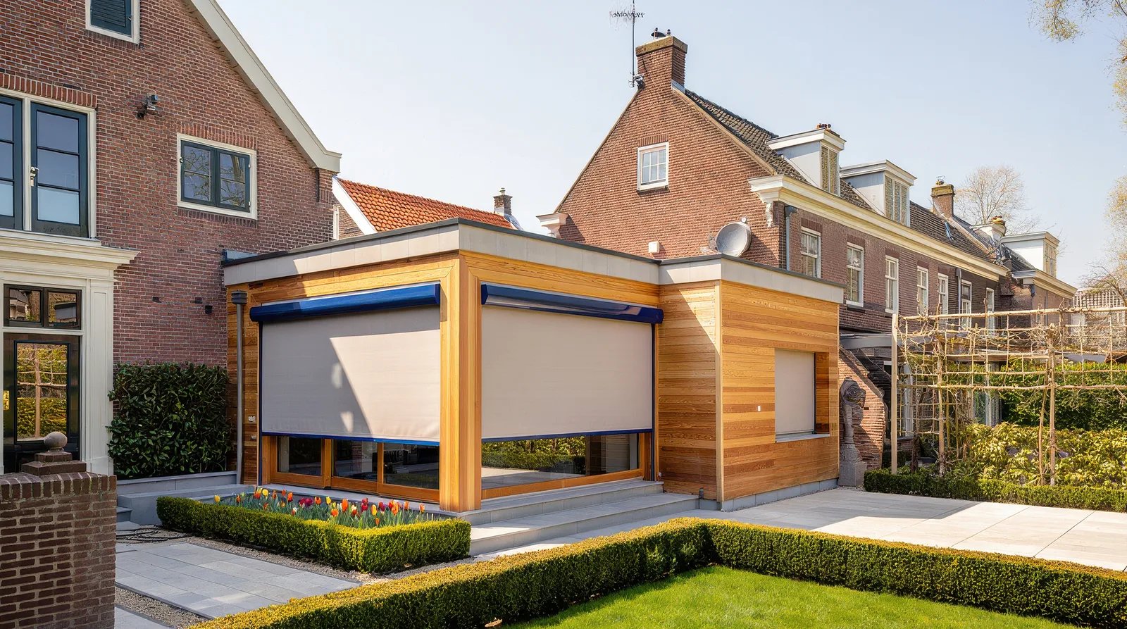 Wood vs. Brick: Choosing the Right Wall Material for Your Extension