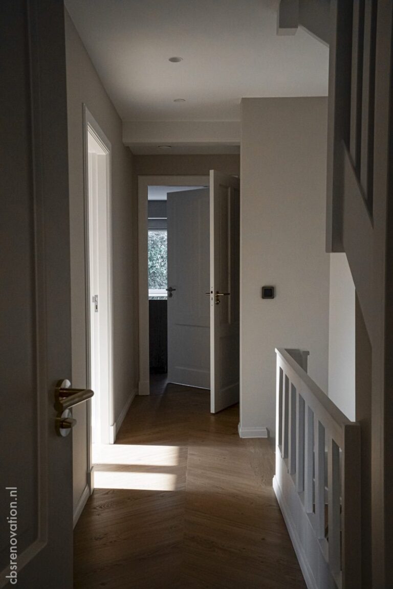 Landing with the staircase balustrade and doors to the bedrooms